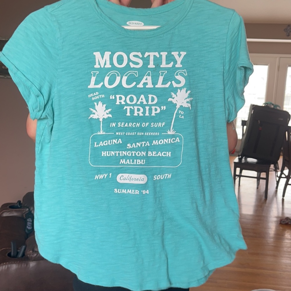 Lot of ladies medium shirts. Most from Old Navy - Picture 6 of 7